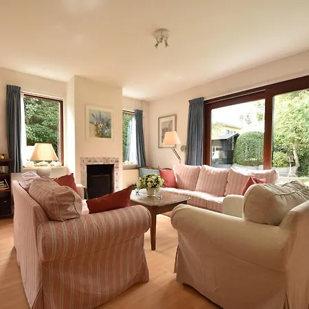 Сasa de vacaciones In With Terrace