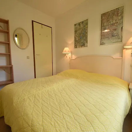 Сasa de vacaciones In With Terrace *