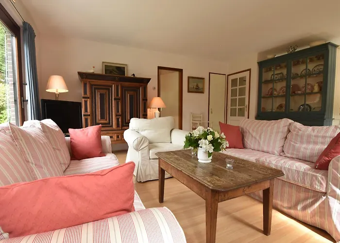 In With Terrace Nyaraló