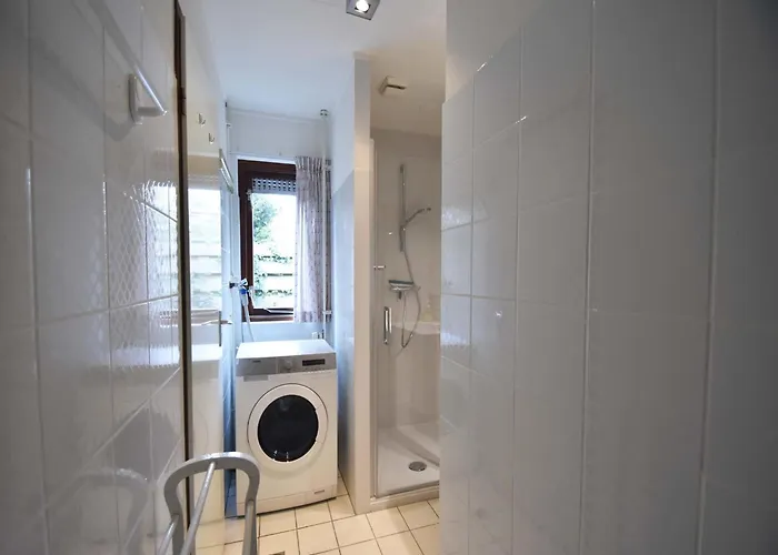 In With Terrace Nyaraló